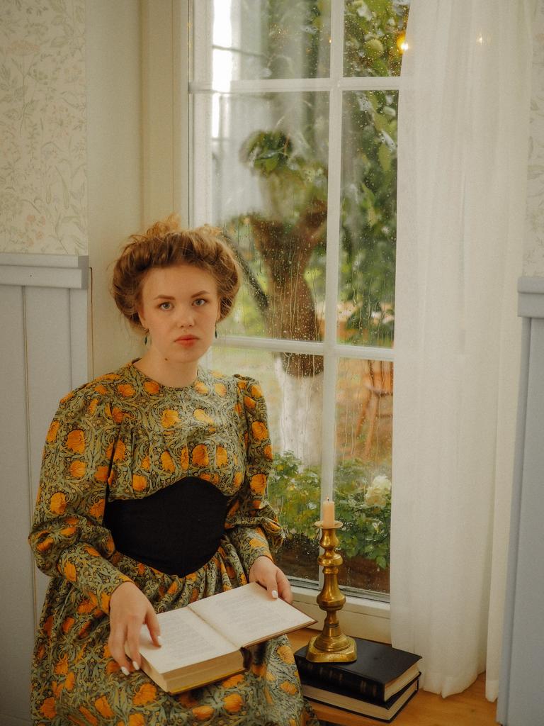 Корсетный пояс  "Лориэн" из черного льна