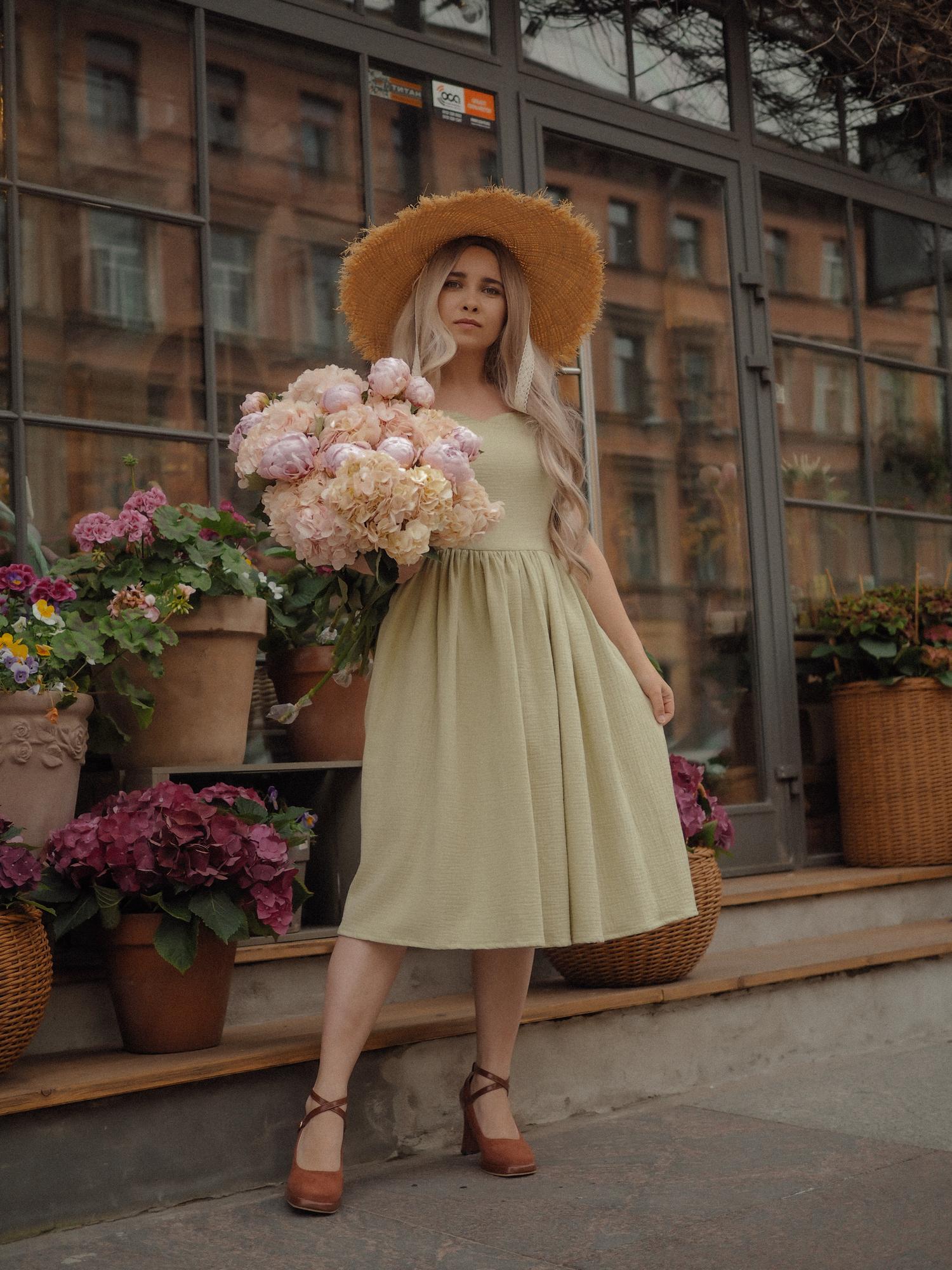 Сарафанчик "Таврический сад" из фисташкового муслина