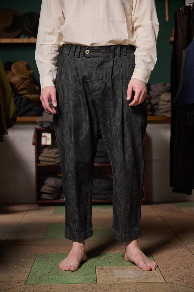 Брюки свободного кроя из вареного японского денима