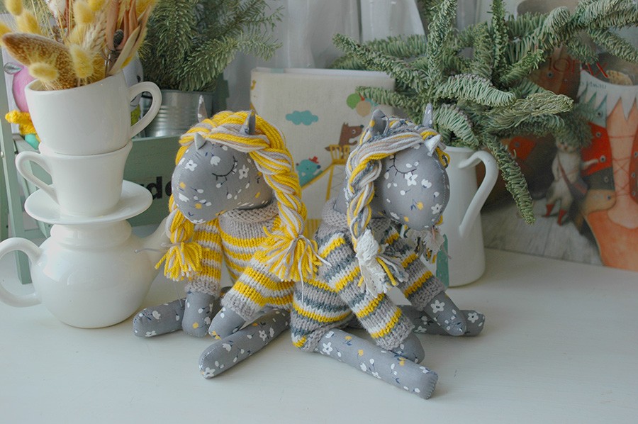 Серые единороги