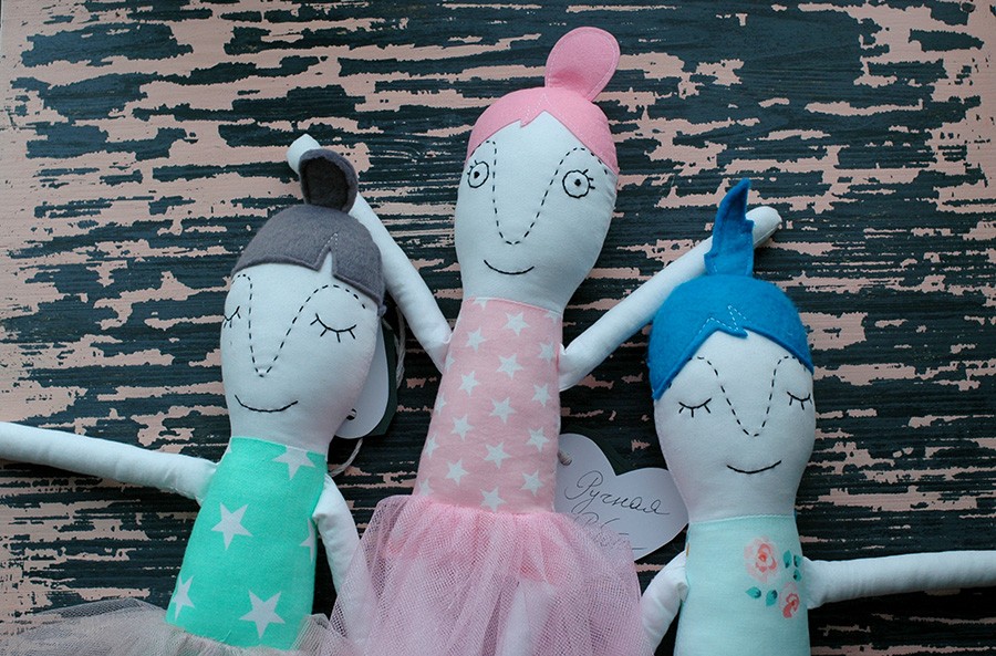 Девочки в юбках