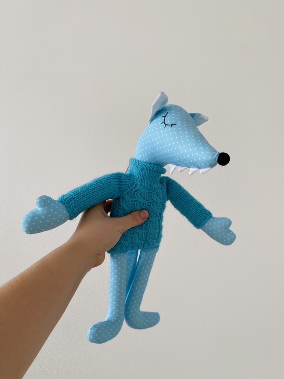 Волк в свитере