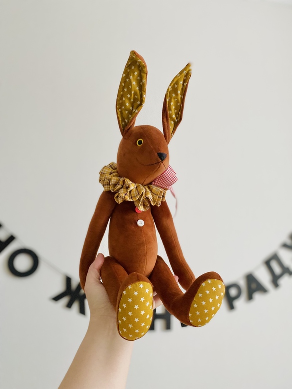 Кролик коричневый