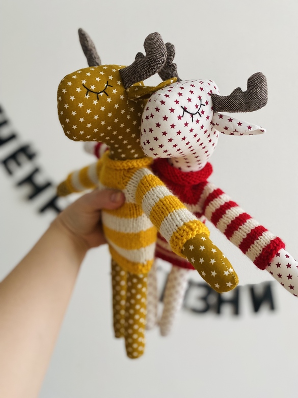 Новогодние лоси в звездах