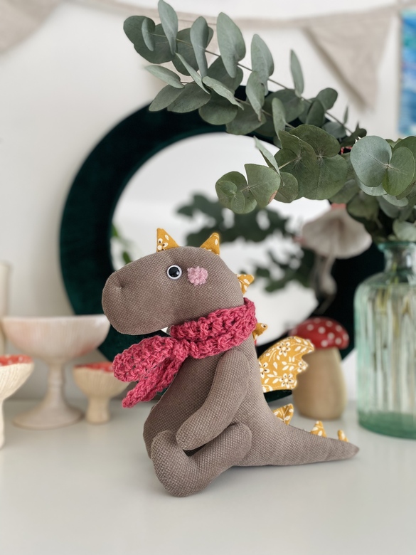 Дракон в шарфе