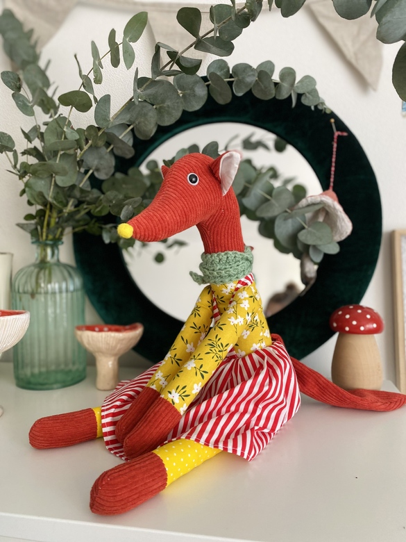 Лисица в сарафане