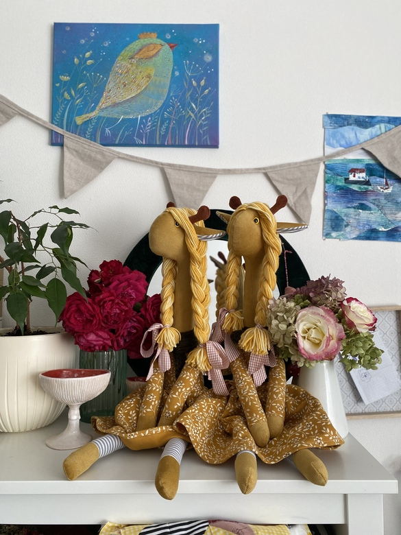 Жирафа в платье