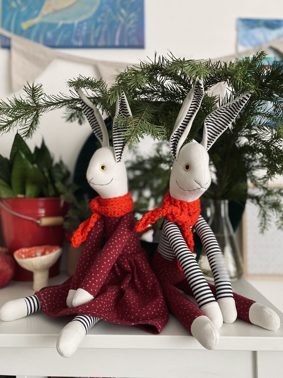 Зайцы новогодние