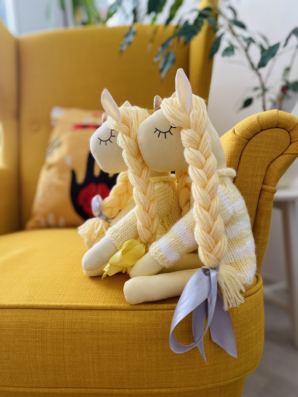 Сплюшки бледно-желтые