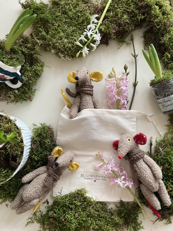 Мышка в шарфике