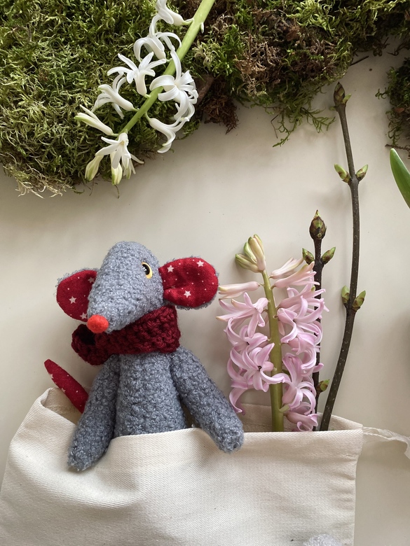 Мышь в шарфике