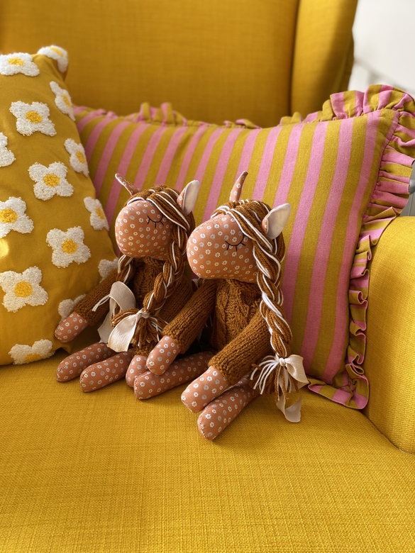 Лошадка коричневая