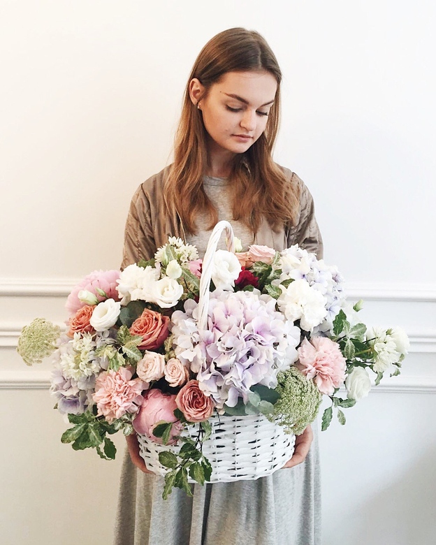 КОРЗИНА С ЦВЕТАМИ (L)