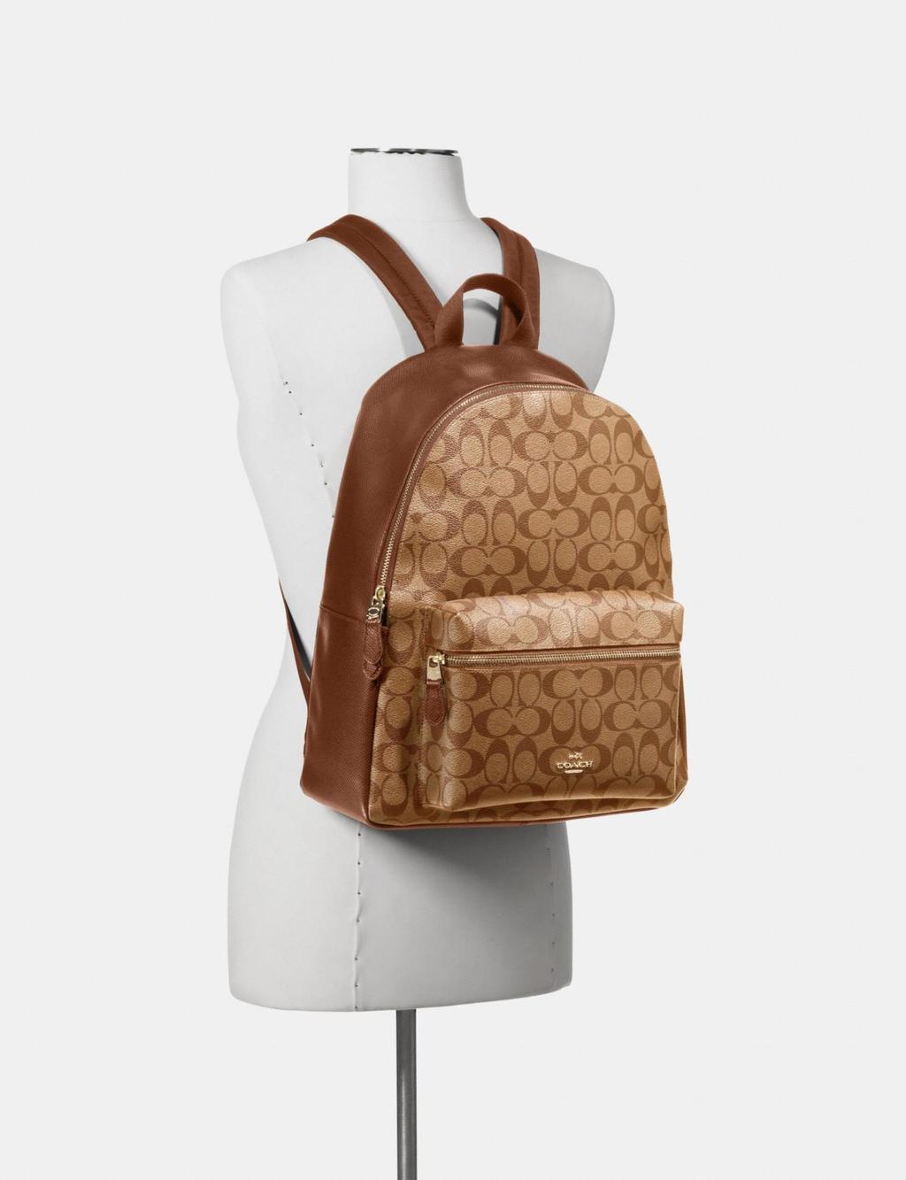рюкзак Coach Charlie L backpack in signature canvas цвет khaki saddle 2 brown / верблюжий лого BPCharlie06L