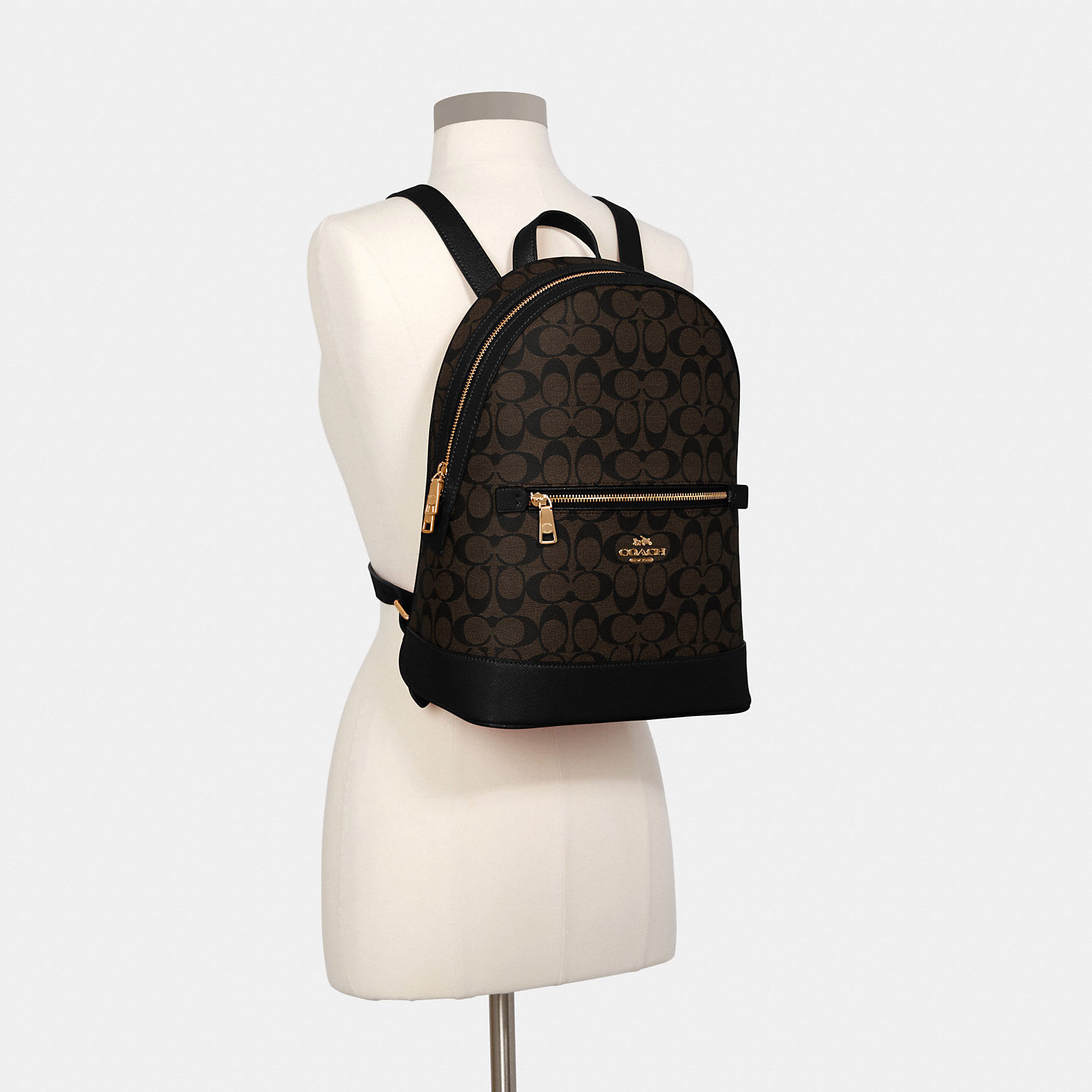 рюкзак COACH Kenley In Signature Canvas цвет Brown Black BPKenley02