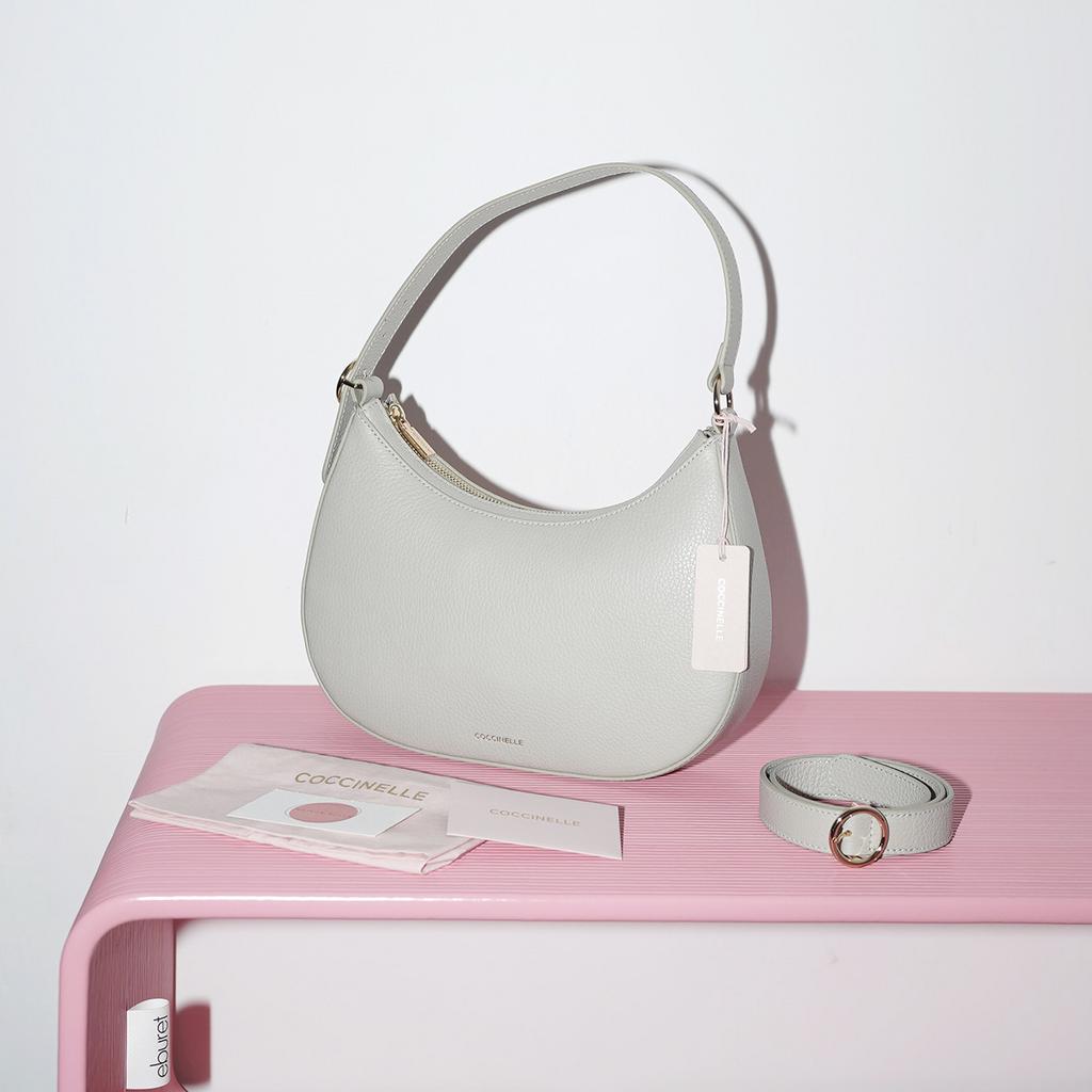 СУМКА COCCINELLE LOTUS SMALL Gelso / Серо-бежевый M00083