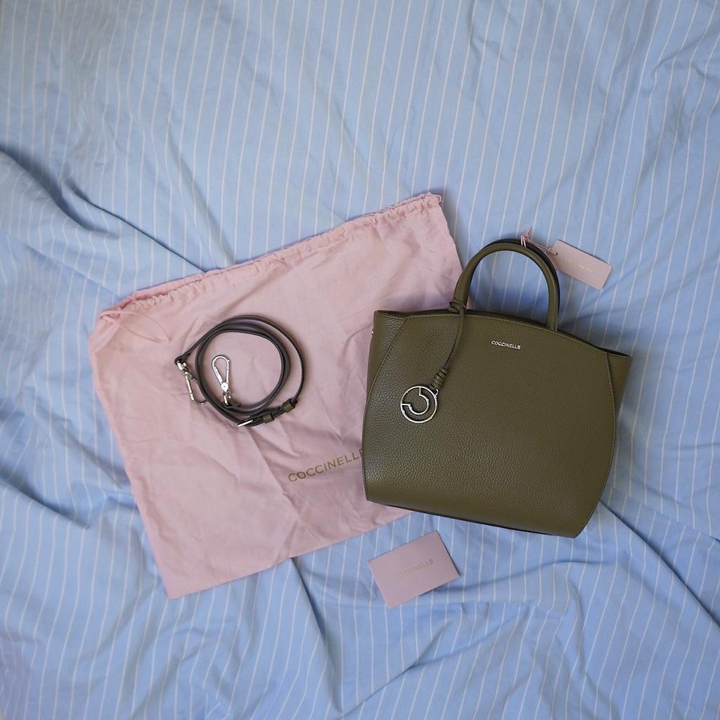 СУМКА COCCINELLE CONCRETE SMALL цвет Loden / Хаки M00752