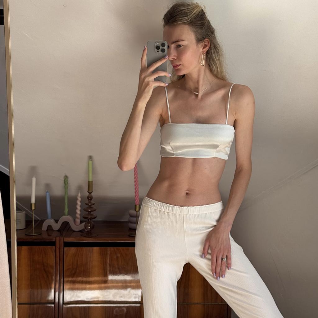 УКОРОЧЕННЫЙ САТИНОВЫЙ ТОП ZARA ЦВЕТ СЕРЕБРО M00245