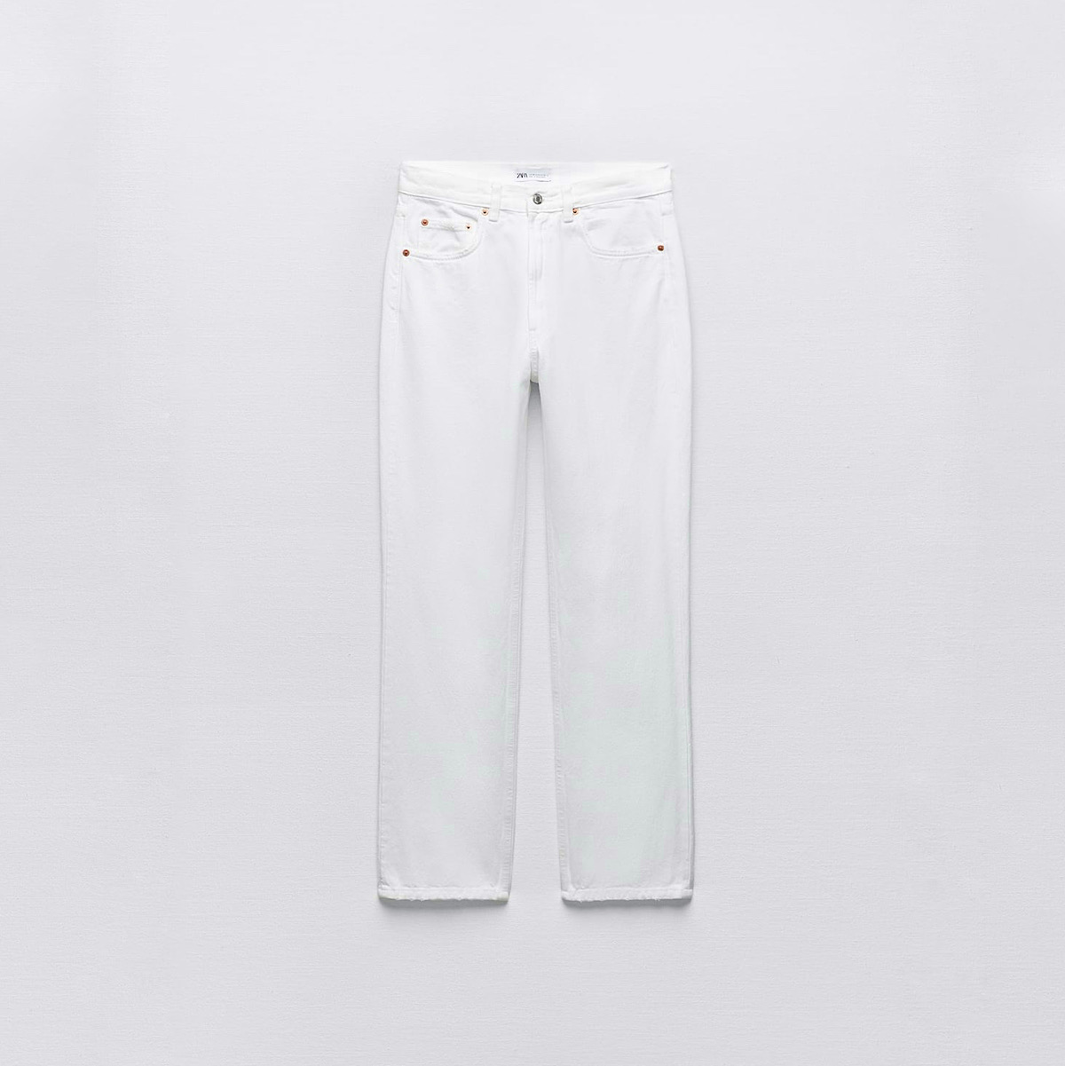 ДЖИНСЫ ZARA НА ВЫСОКОЙ ТАЛИИ HIGH-RISE STRAIGHT-FIT TRF JEANS WHITE / БЕЛЫЕ M00467