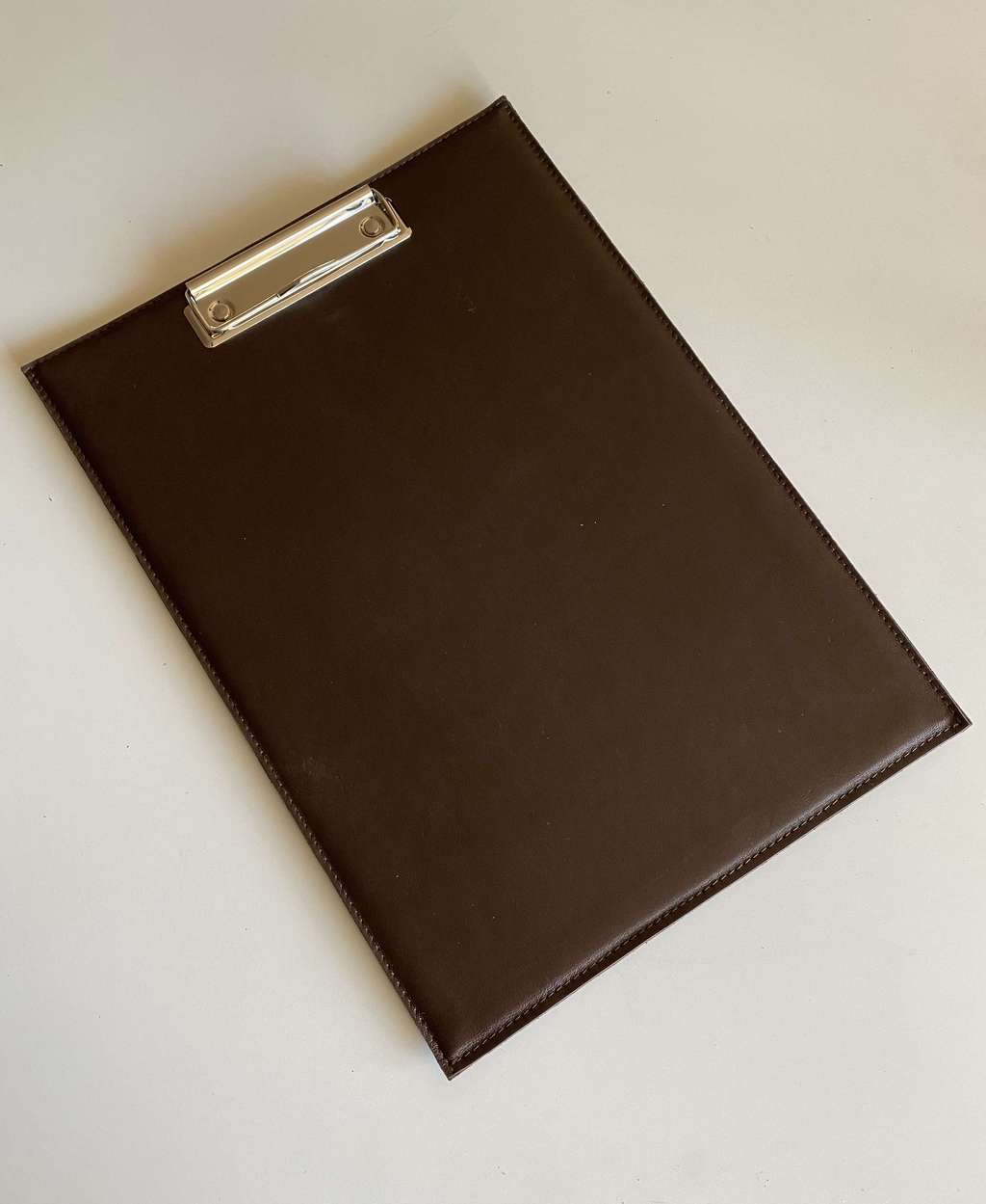 Кожаная папка- планшет с зажимом
