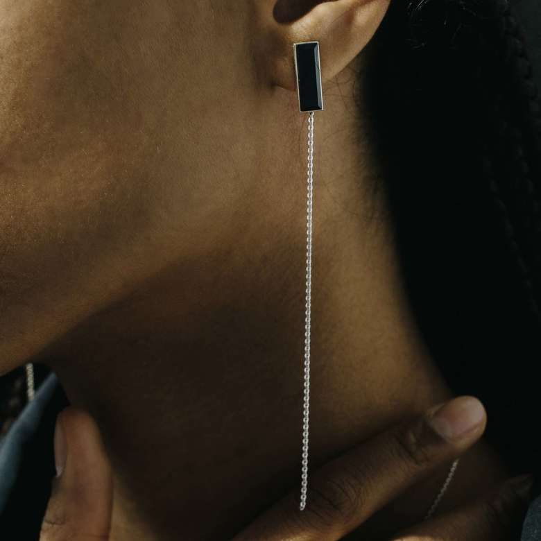 Серьги с цепочкой и черным агатом