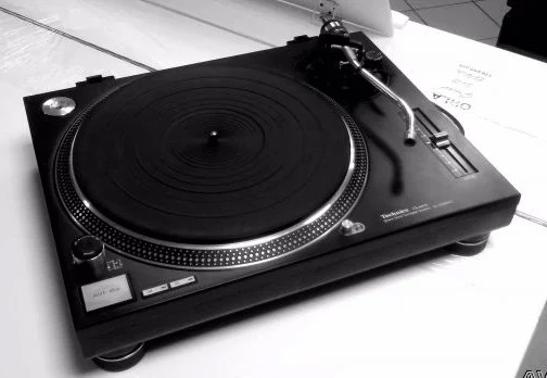Technics SL1210MK2 Виниловый проигрыватель