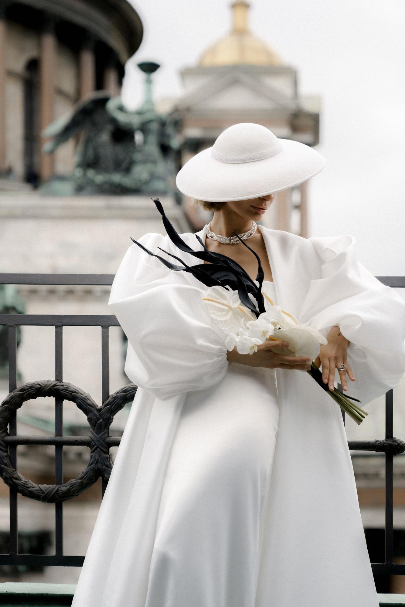 Кейп с объемным рукавом