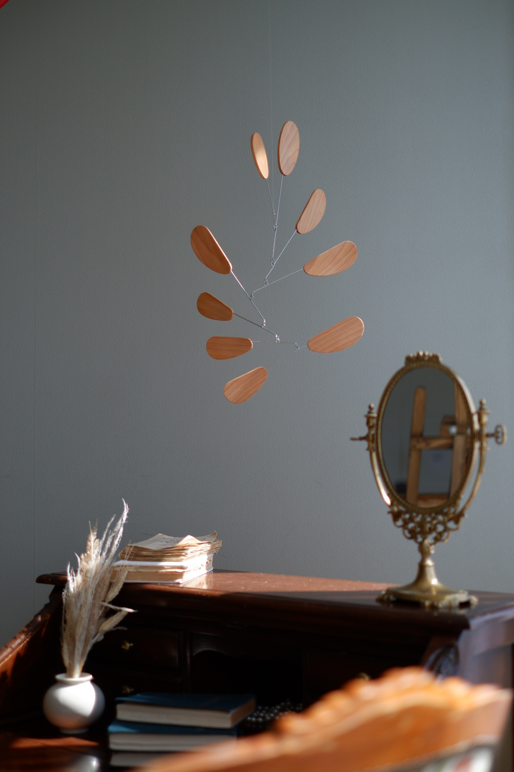 kinetic levi モビール mobile Lily Plywood All mobiles > Lily Plywood hanging kinetic mobile Buy from e-shop
