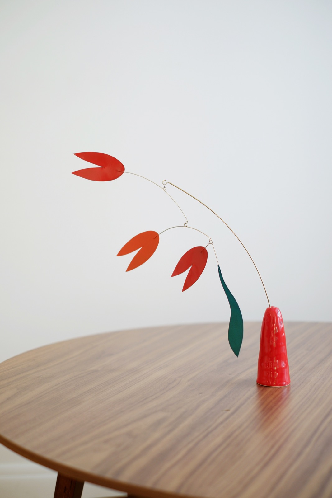 Tulip standing mobile