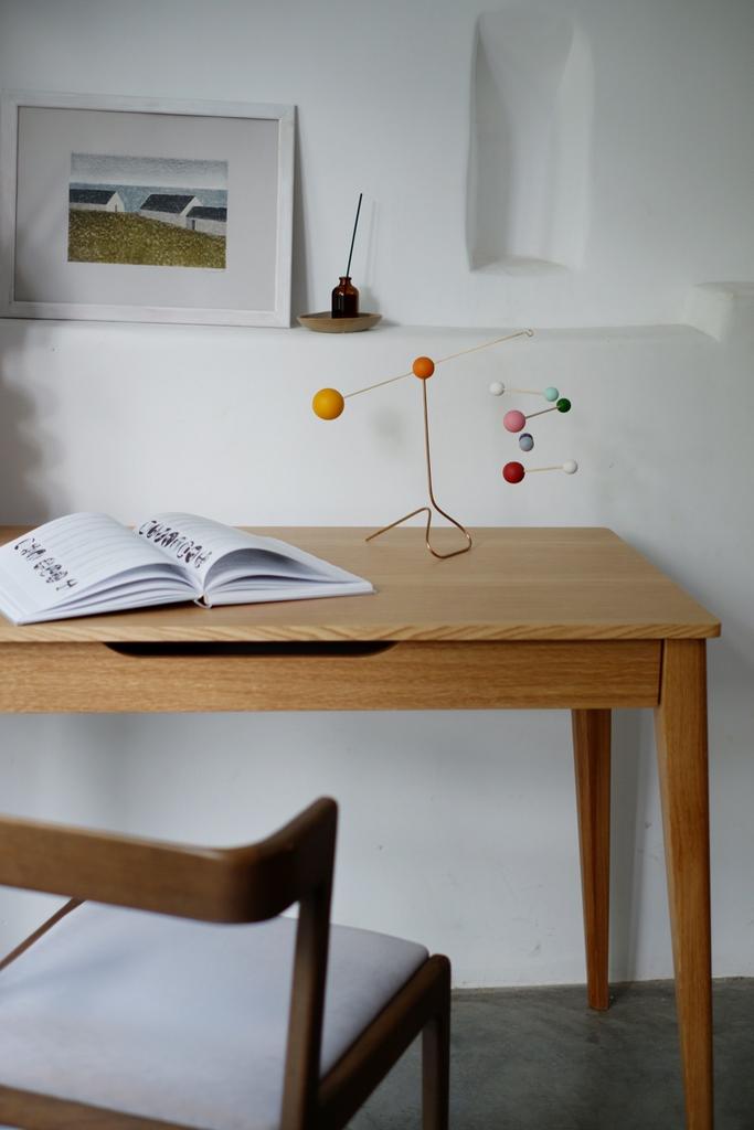 Michelle color standing mobile