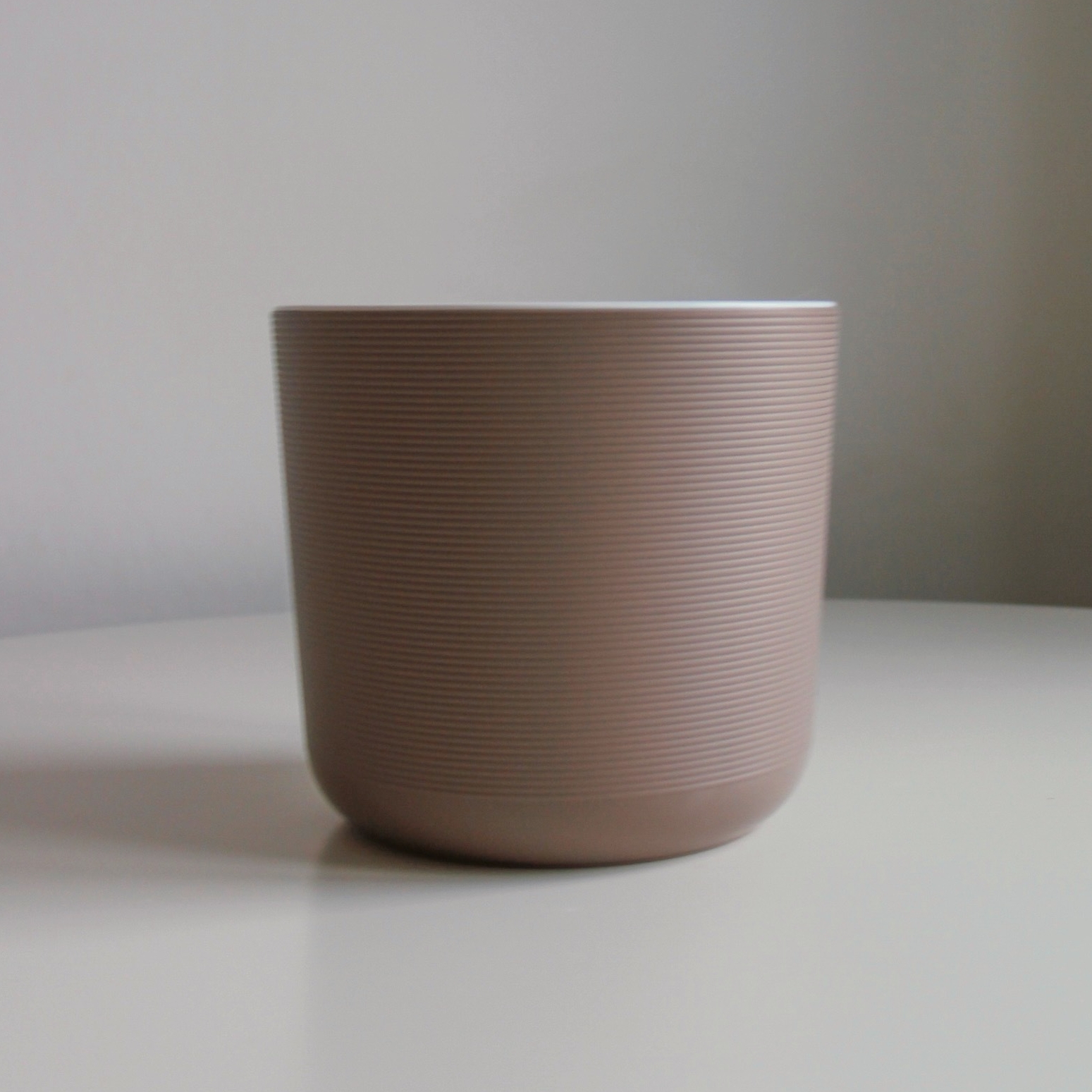 горшочек в рубчик 2,л