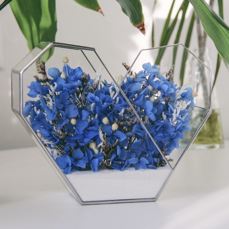 флорариум с сухоцветами в форме сердце Гортензия (цвета на выбор)