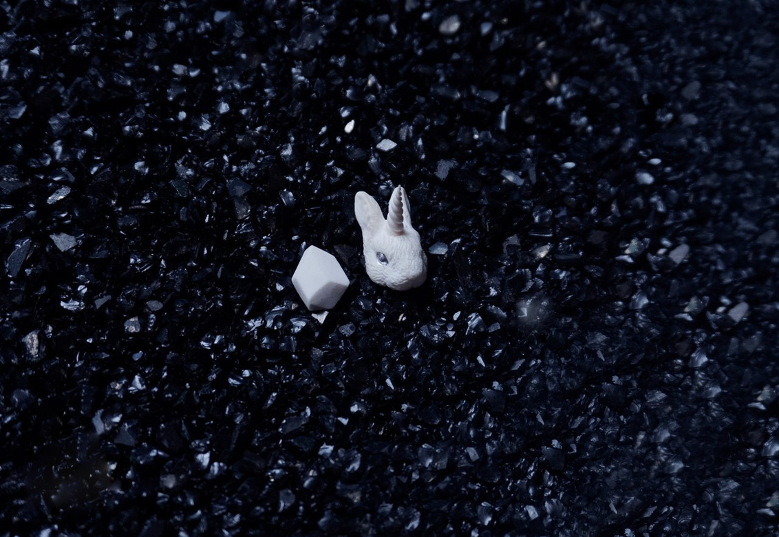 серьги кролик-единорог и грань