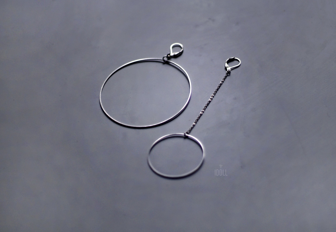 серьги асимметричные кольца