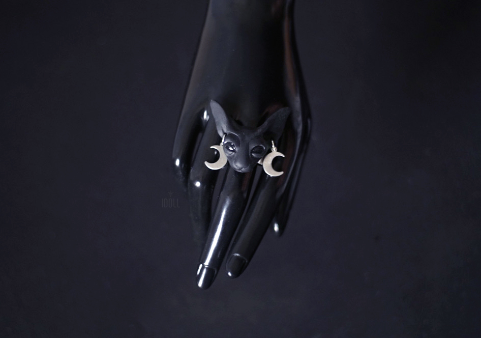 кольцо чёрный сфинкс с лунами