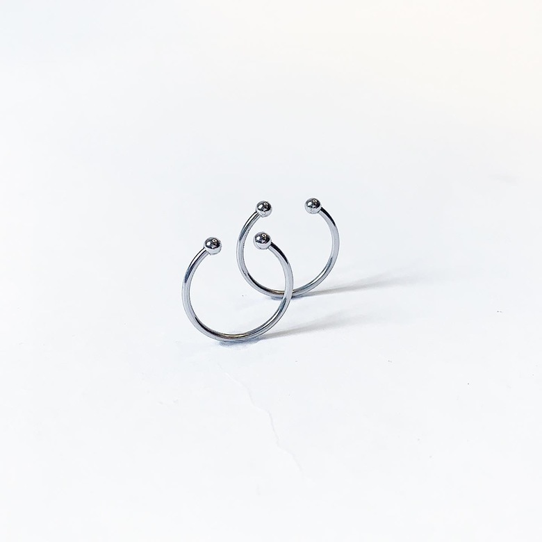 набор стальных тонких колец