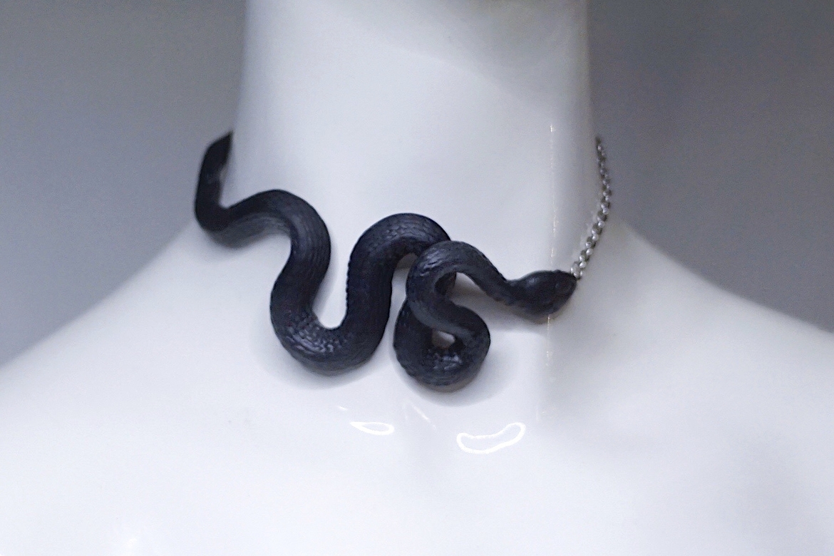 коллар черная змея