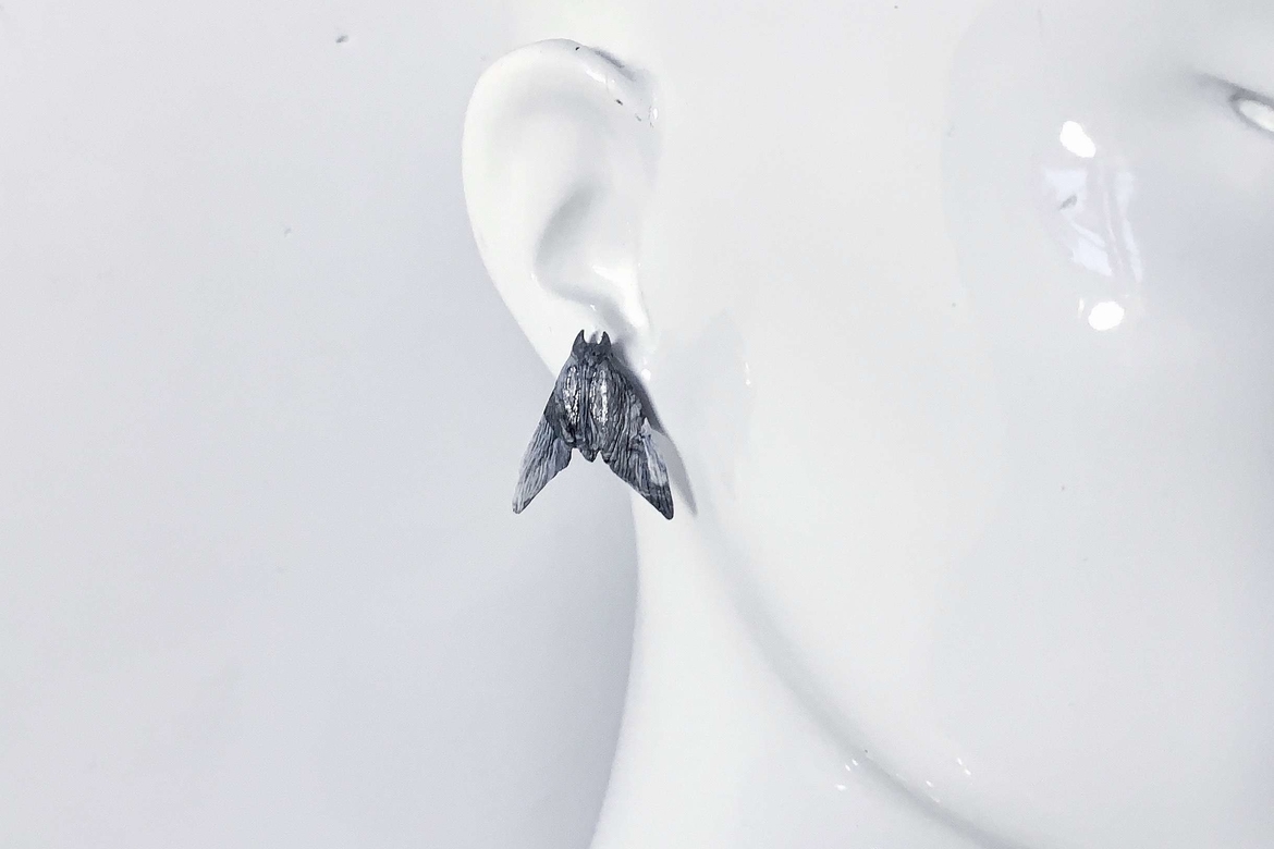 серьги малые серые мотыльки