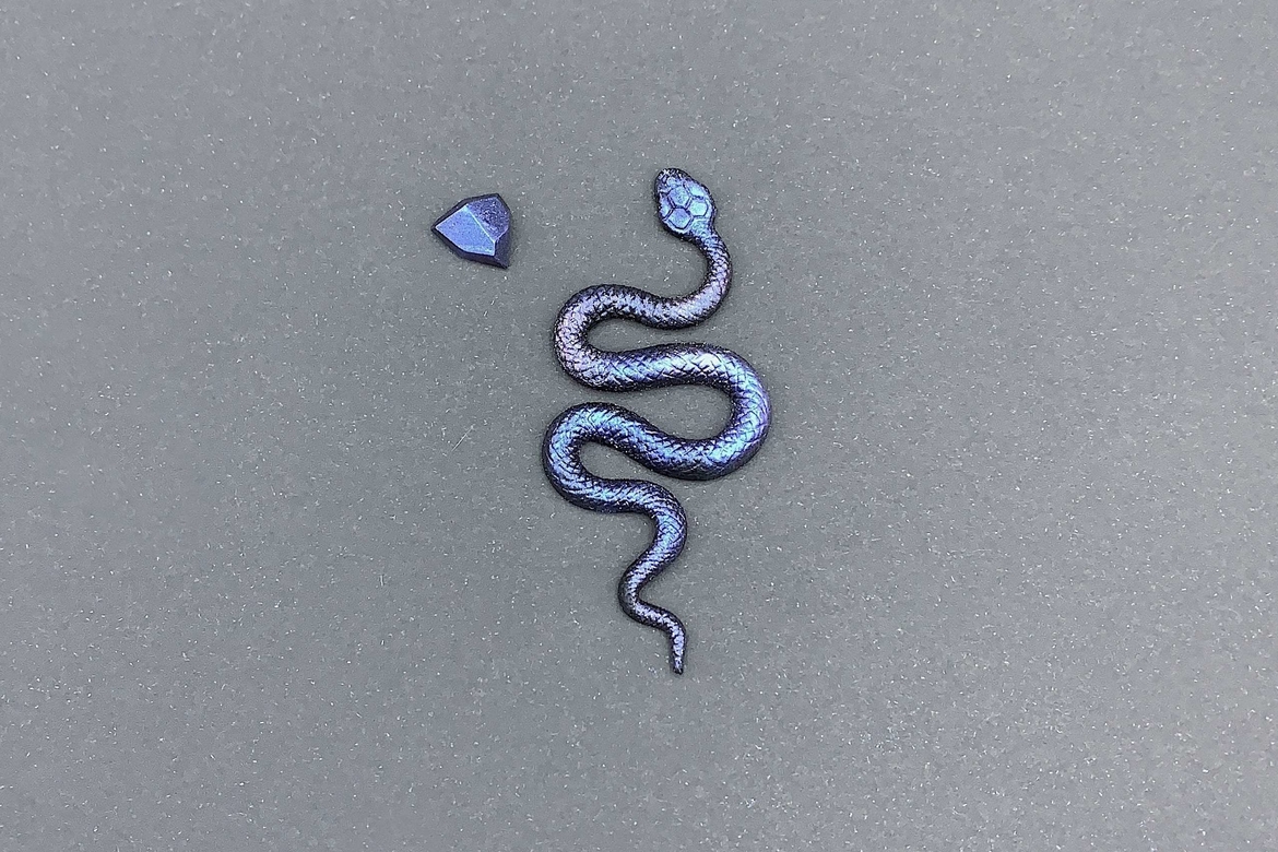 серьги переливающаяся змея и грань