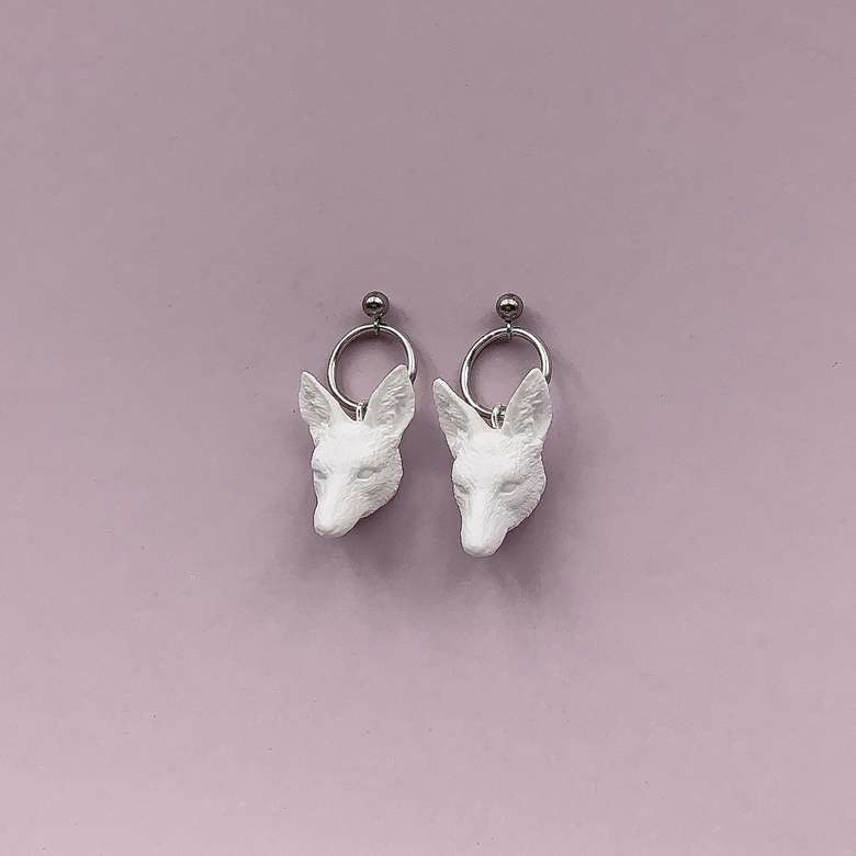 серьги белые лисы