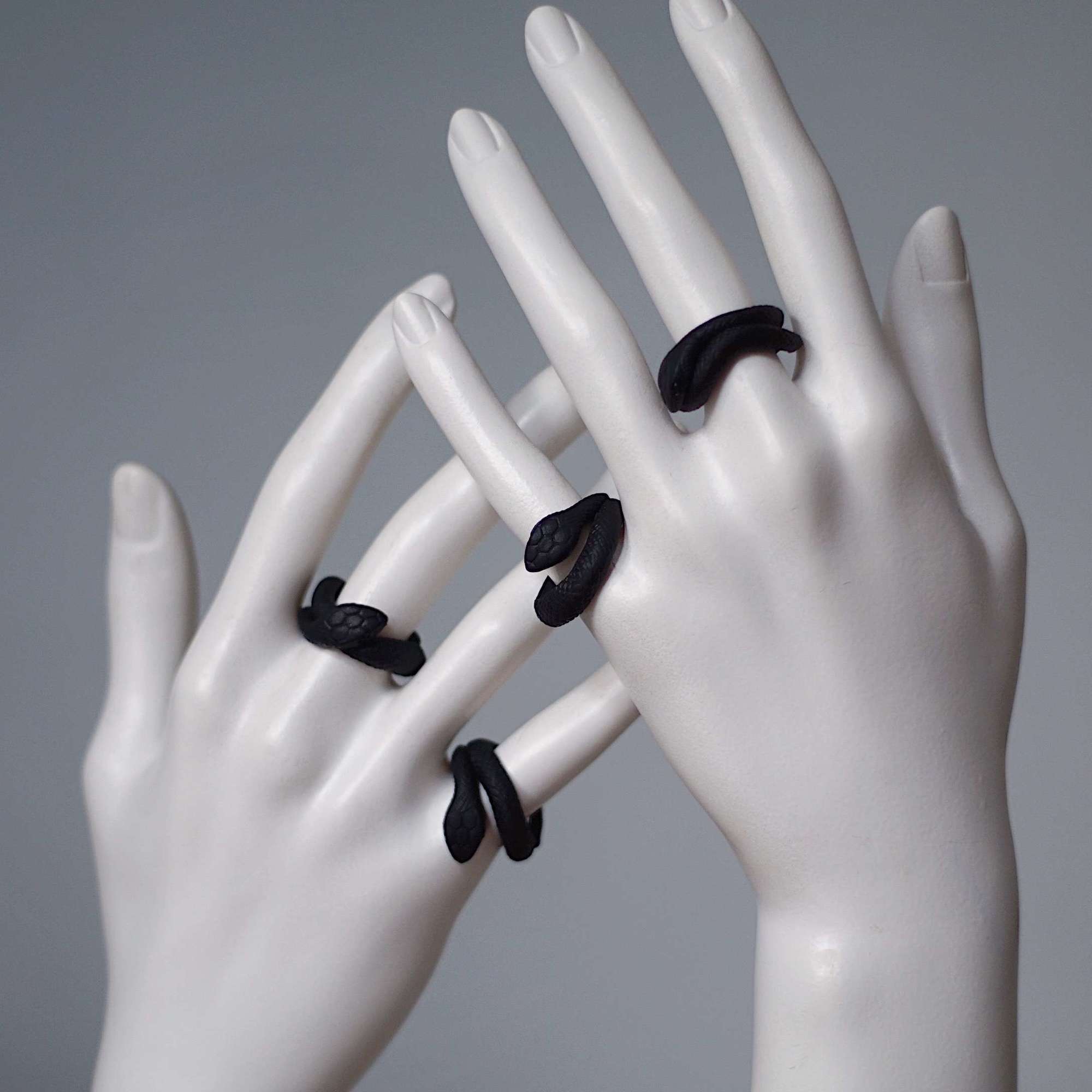 кольцо со змеей малое