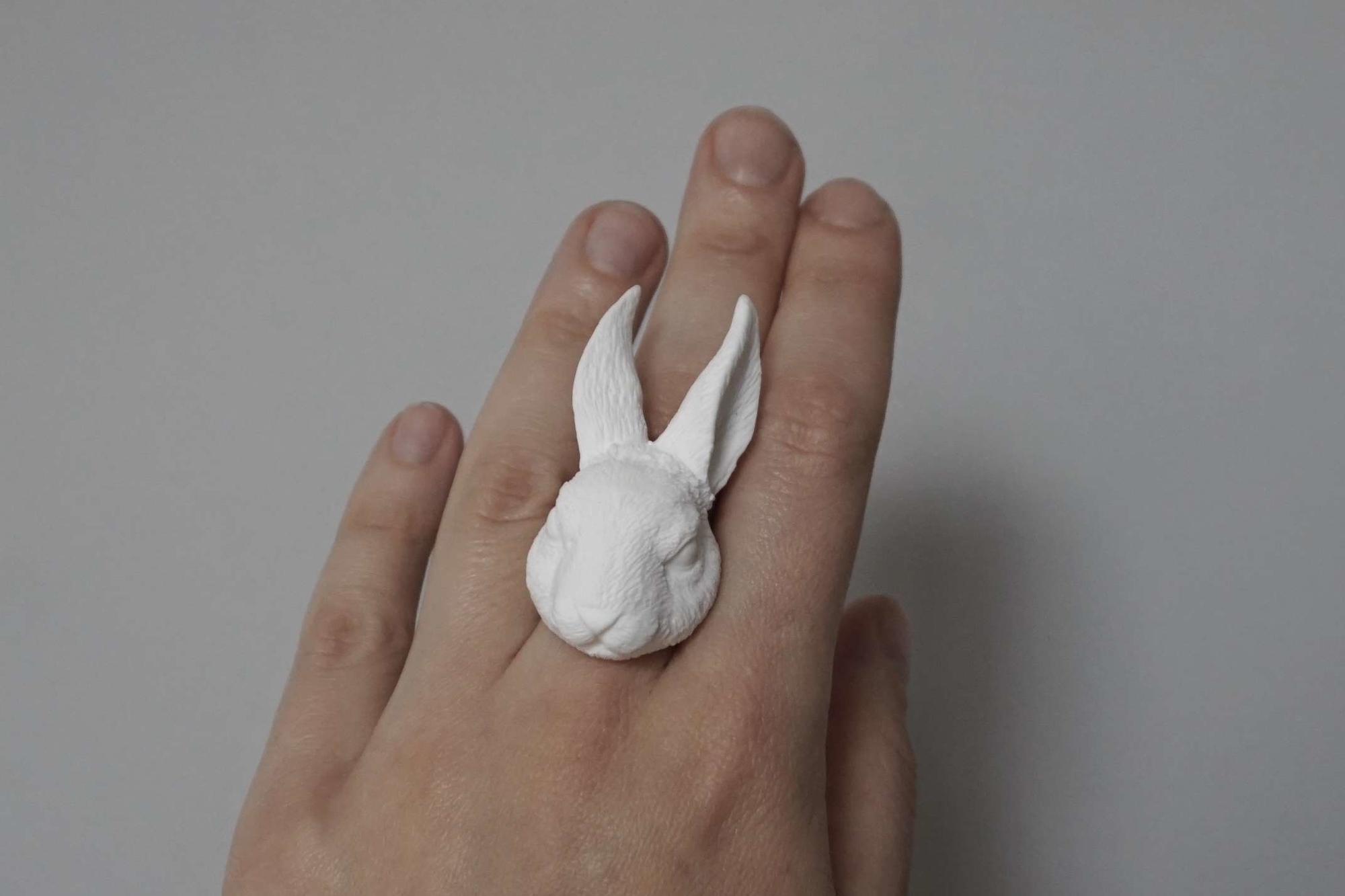 кольцо белый кролик