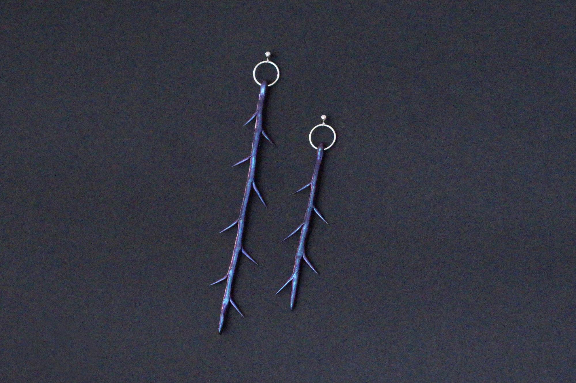 серьги терновые ветви переливающиеся прямые