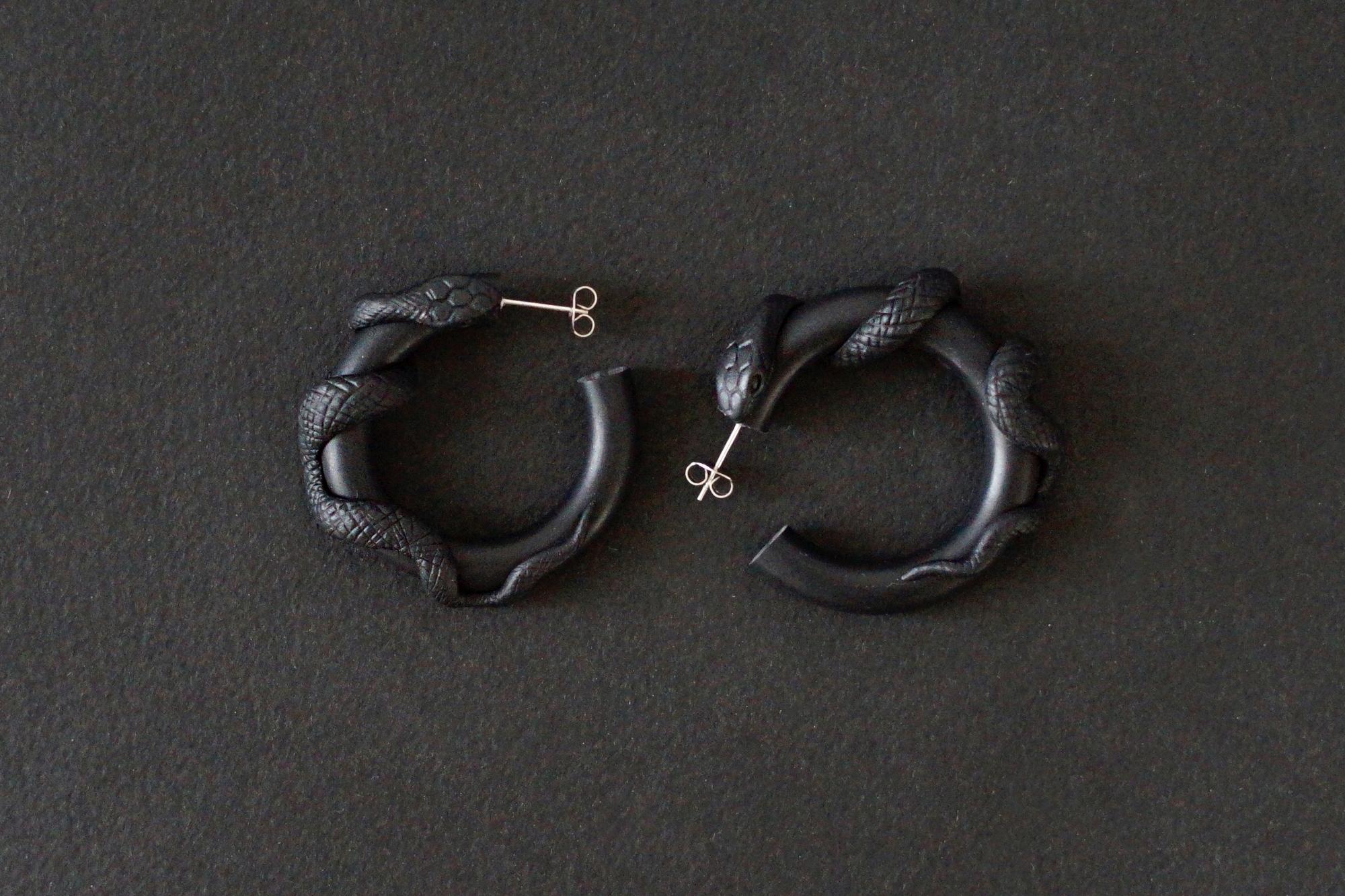 серьги кольца со змеями