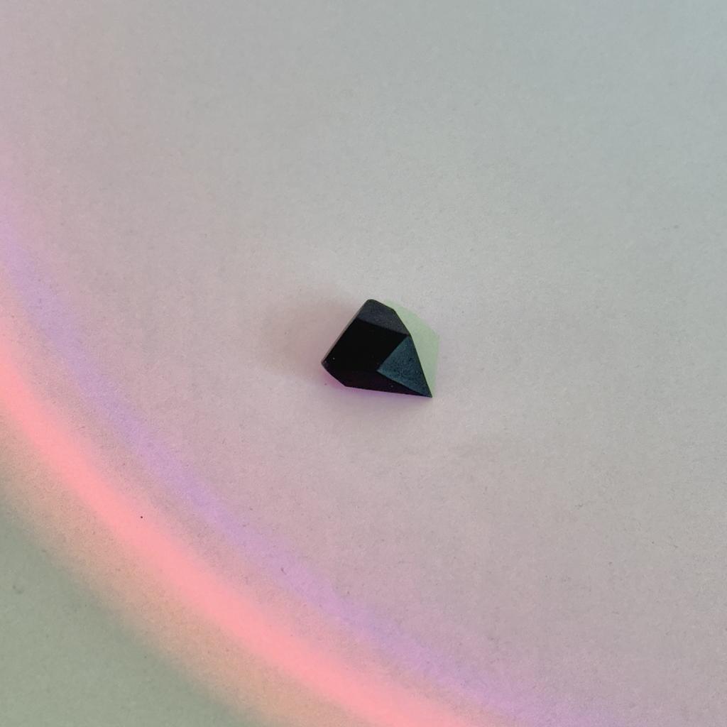 моносерьга черная грань