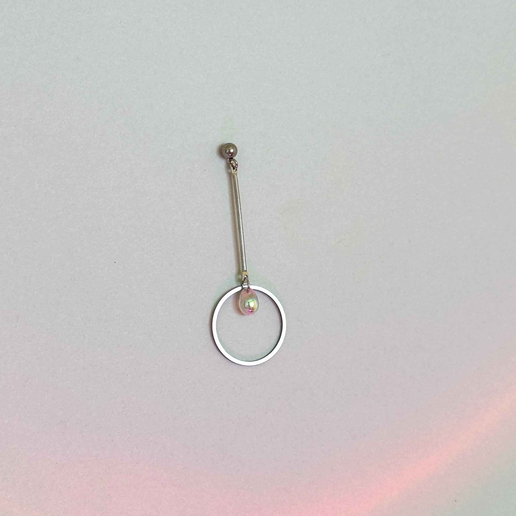 моносерьга стальное кольцо и чешское стекло