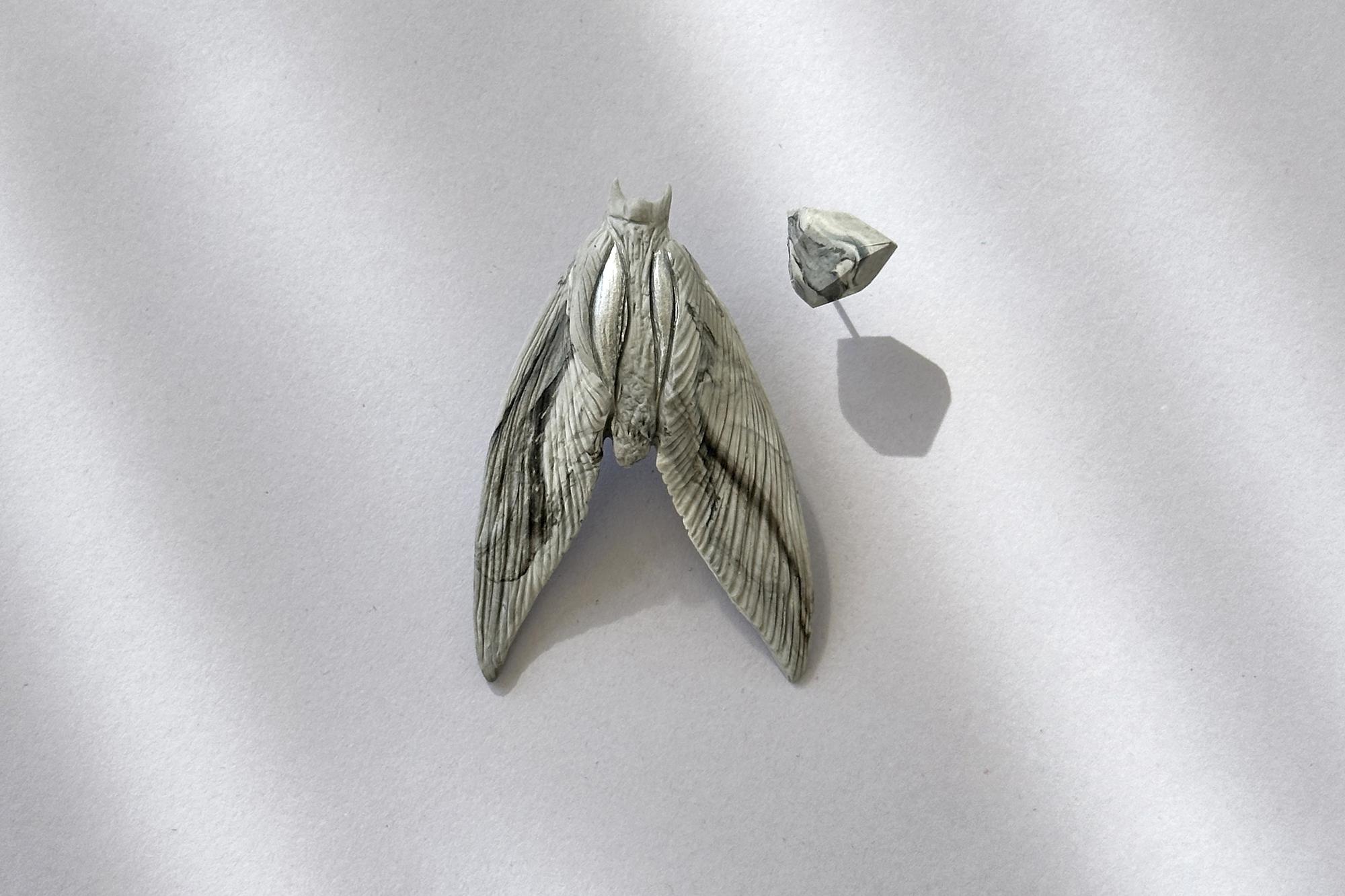 серьги серый мотылек и грань