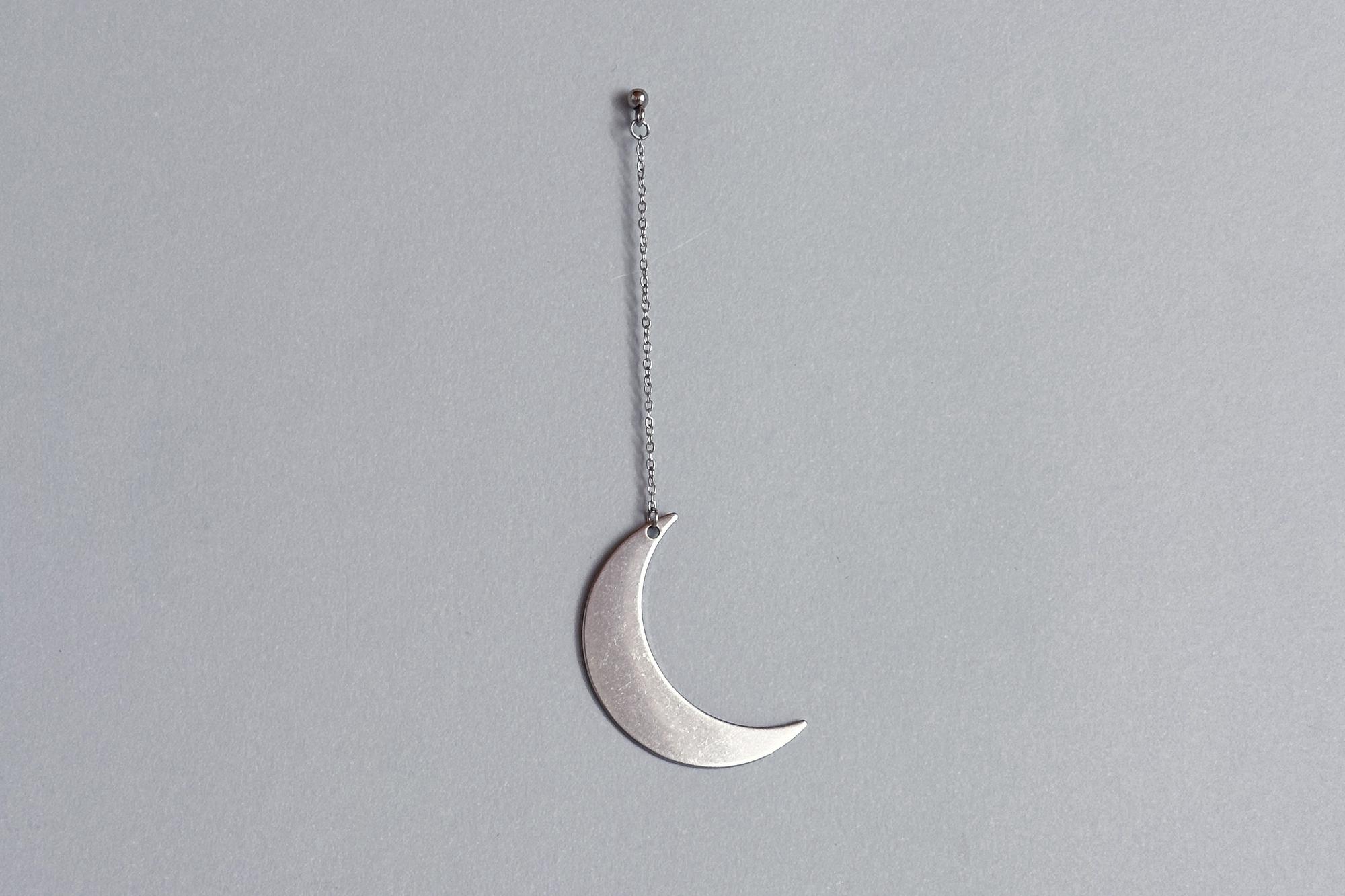 моносерьга стальная луна №3