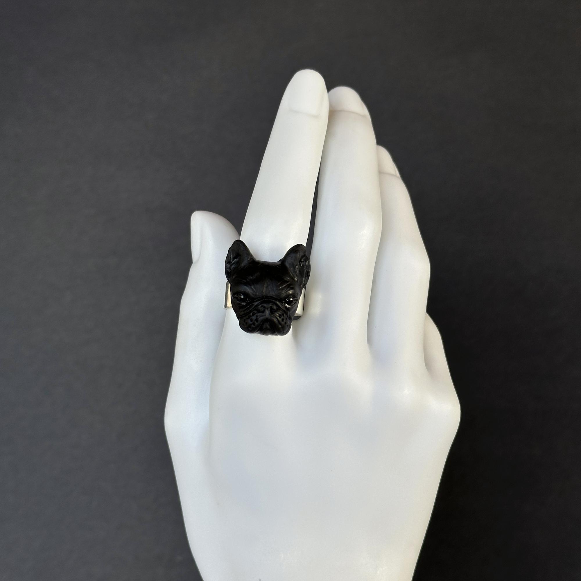 кольцо черный бульдог