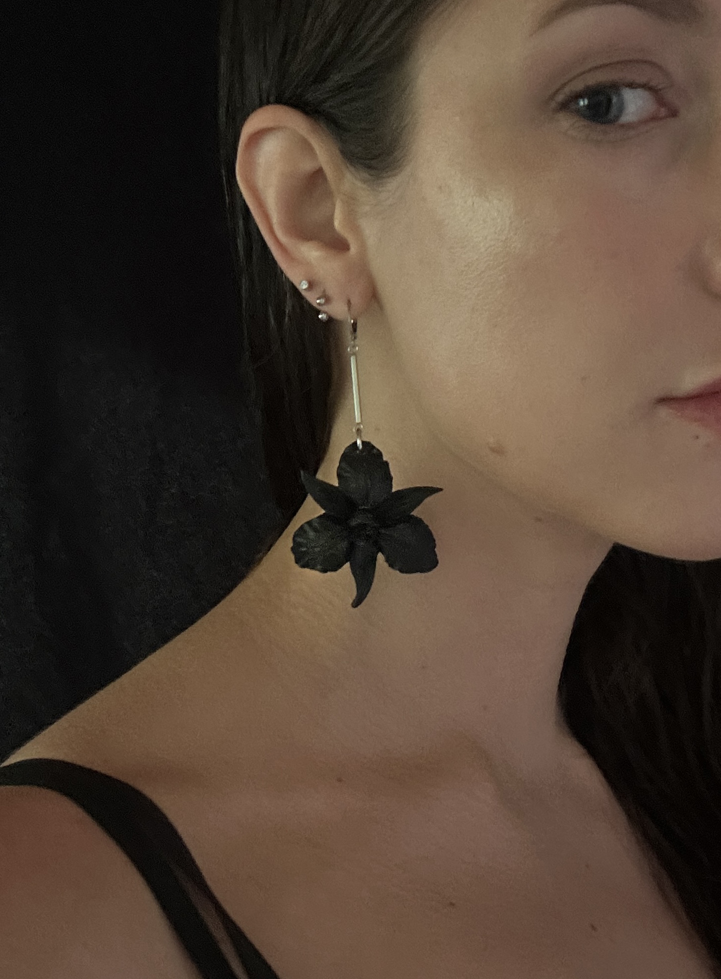 серьги черные орхидеи